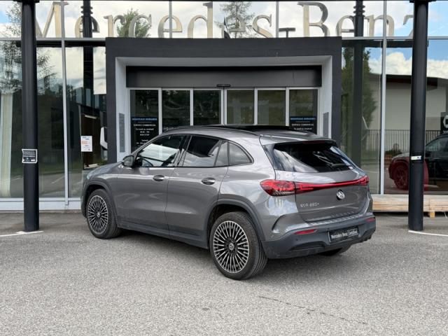 Mercedes Benz Eqa image 9