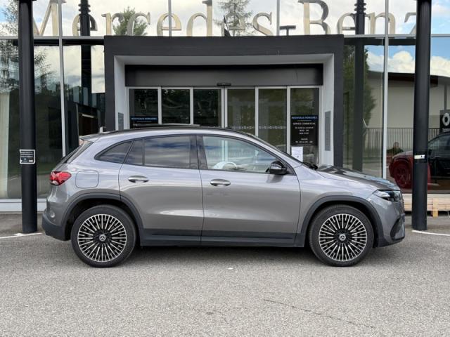 Mercedes Benz Eqa image 7