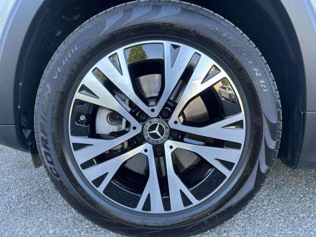 Mercedes Benz Glb image 3