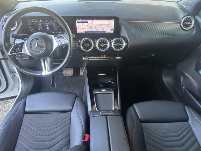 Mercedes Benz Gla image 9