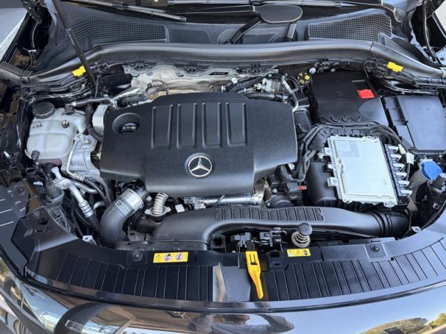 Mercedes Benz Gla image 4