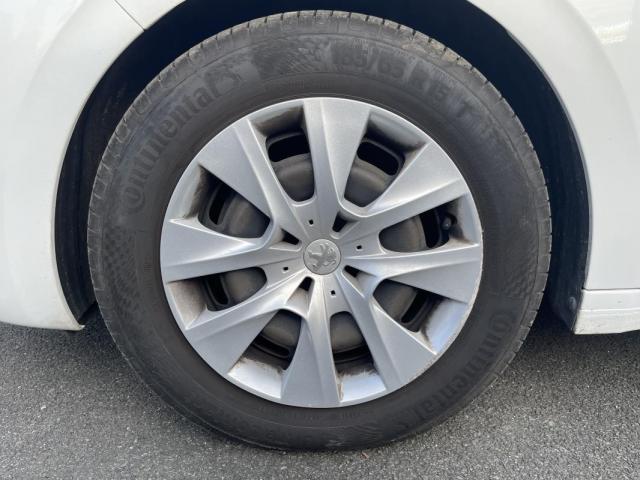 Peugeot 208 image 8