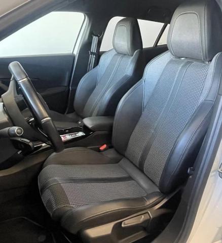 Peugeot 2008 image 2
