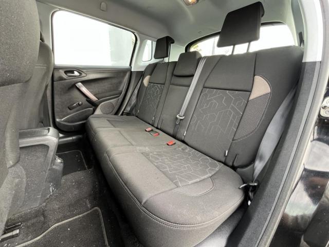 Peugeot 2008 image 8