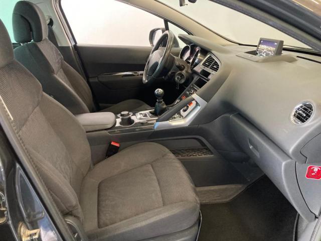 Peugeot 3008 image 3