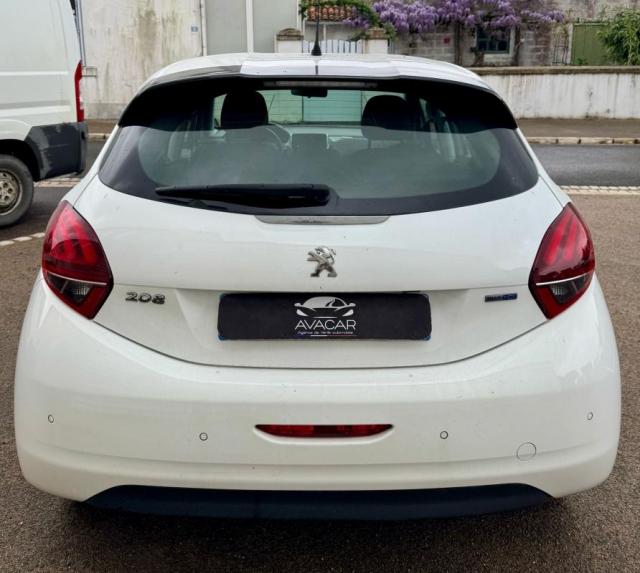Peugeot 208 image 4