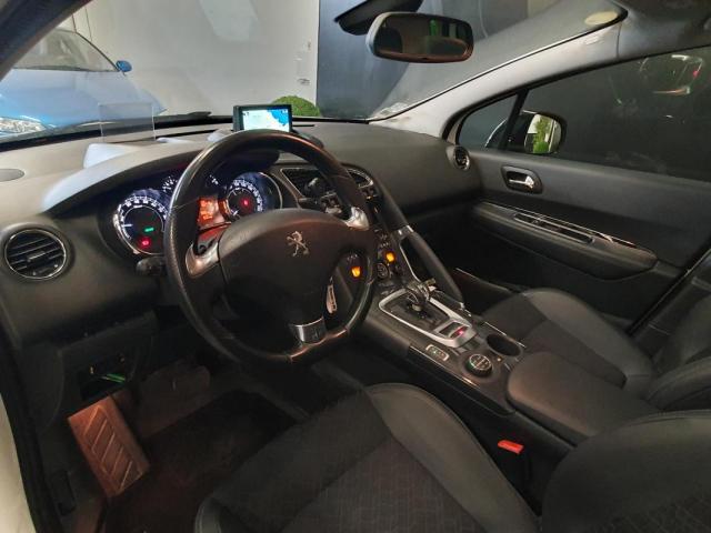 Peugeot 3008 Hybrid4 image 2