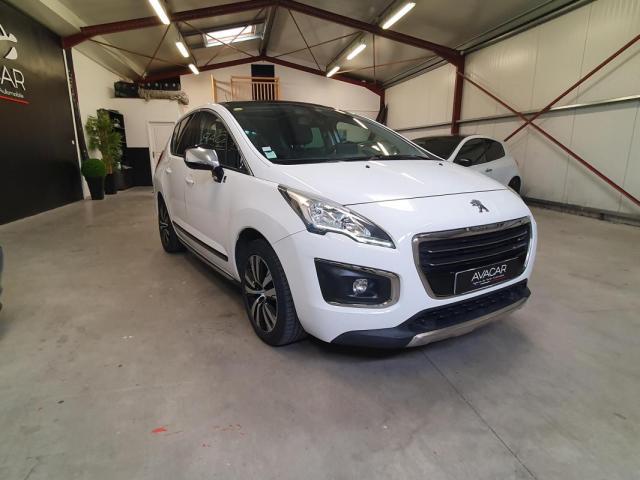 Peugeot 3008 Hybrid4 image 3