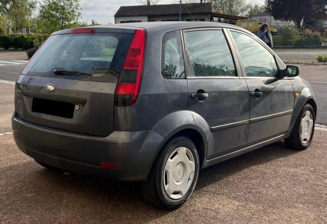 Ford Fiesta image 7
