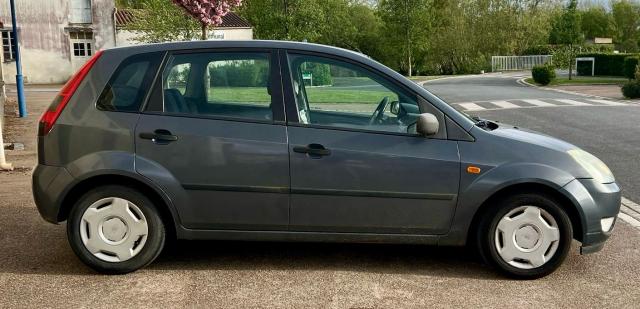 Ford Fiesta image 3