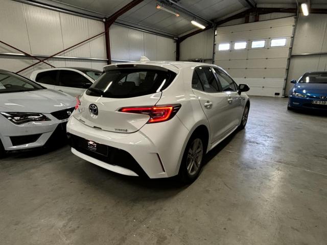Toyota Corolla image 2