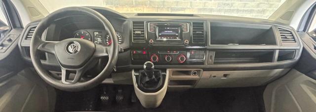 Volkswagen Transporter image 8