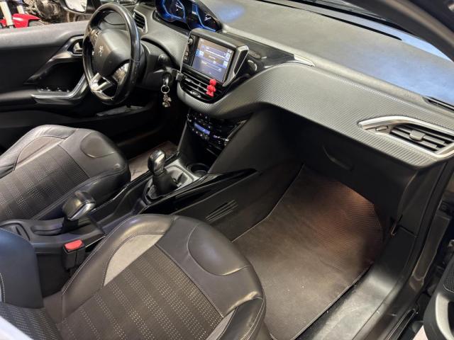 Peugeot 2008 image 3