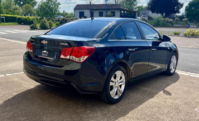Chevrolet Cruze image 9