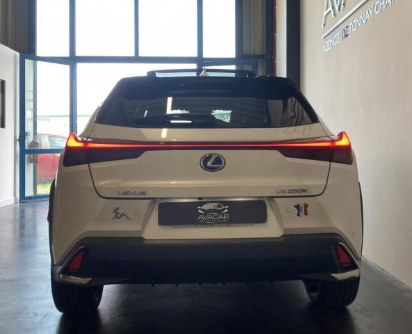Lexus Ux image 7