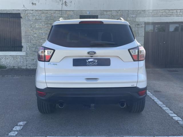 Ford Kuga image 1