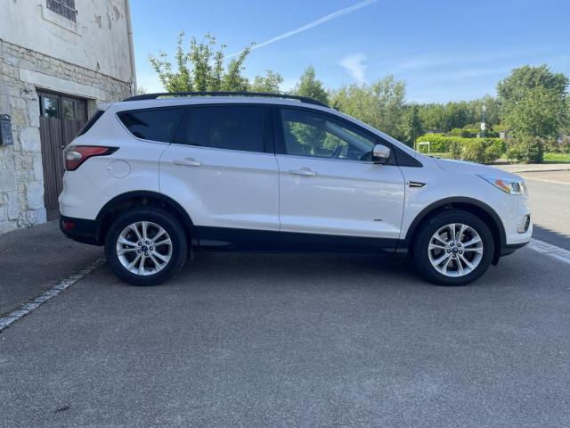 Ford Kuga image 8