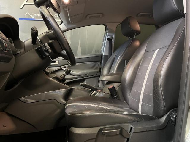 Ford Kuga image 9