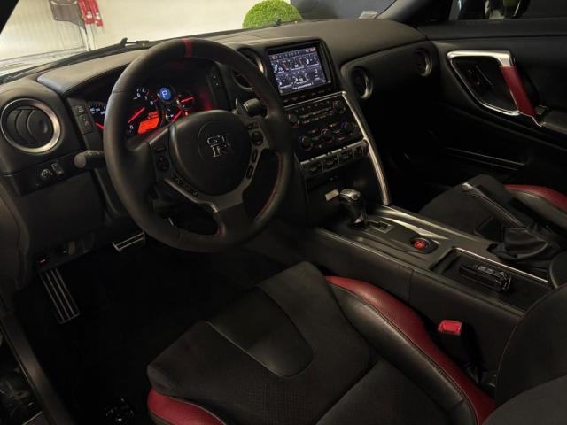 Nissan Gt-R image 8