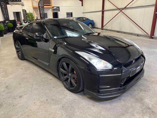 Nissan Gt-R image 2