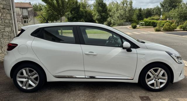 Renault Clio image 1