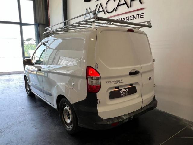 Ford Transit Courier image 3