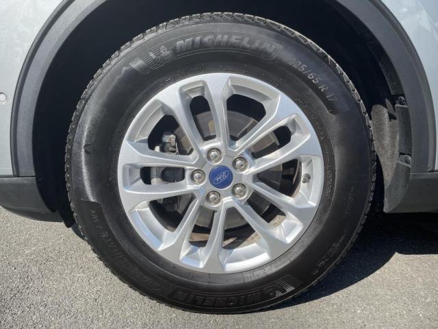 Ford Kuga image 2