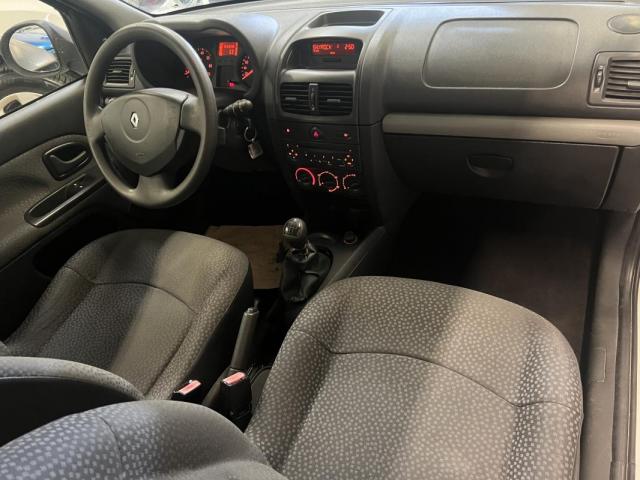 Renault Clio image 8