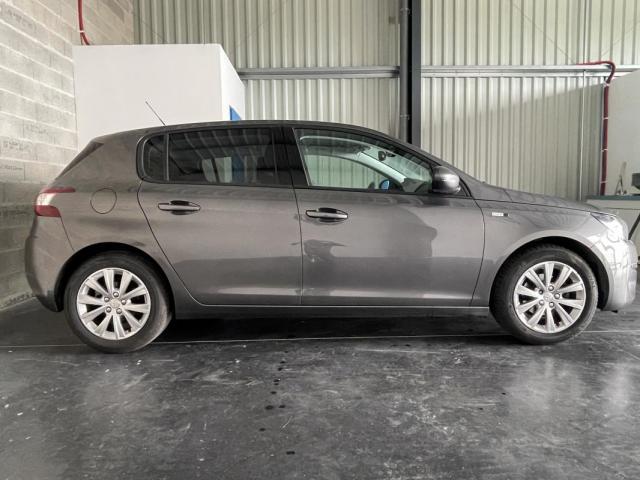 Peugeot 308 image 9