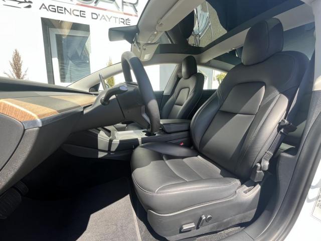 Tesla Model 3 image 2