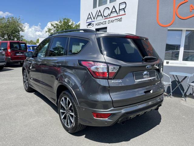 Ford Kuga image 4