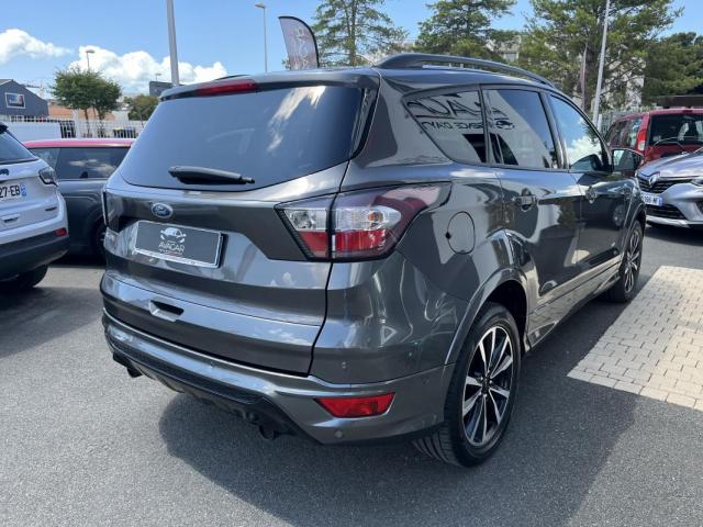 Ford Kuga image 3