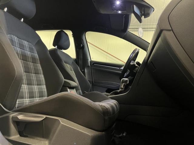 Volkswagen Golf image 4