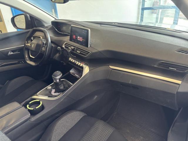 Peugeot 5008 image 4
