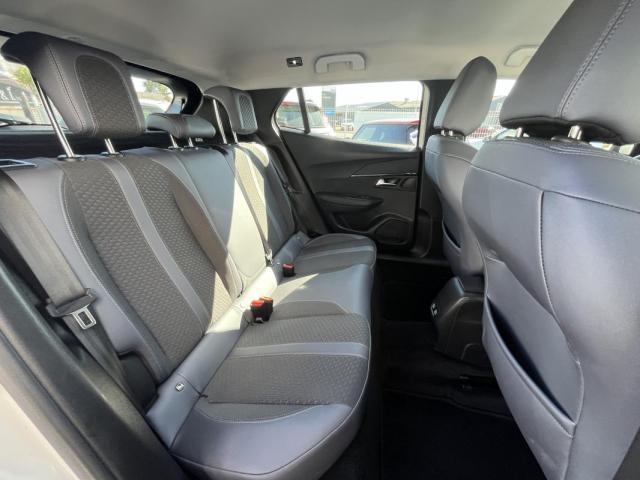 Peugeot 2008 image 2
