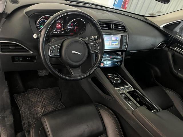 Jaguar F-Pace image 2
