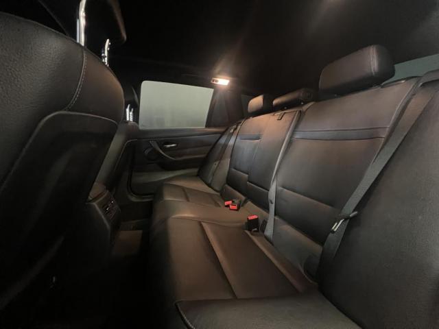 Bmw 320d Touring image 3