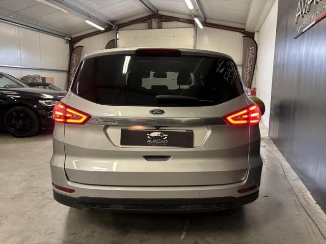 Ford S-Max image 1