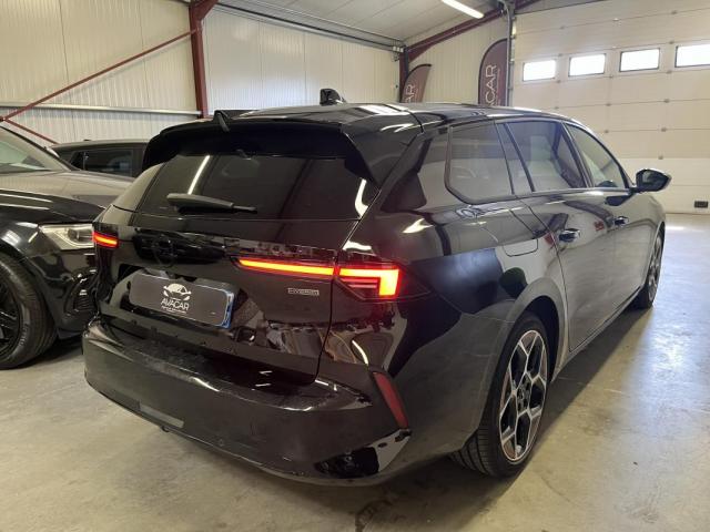 Opel Astra Sports Tourer image 5