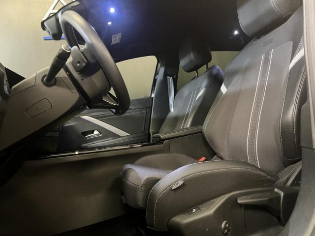 Opel Astra Sports Tourer image 3