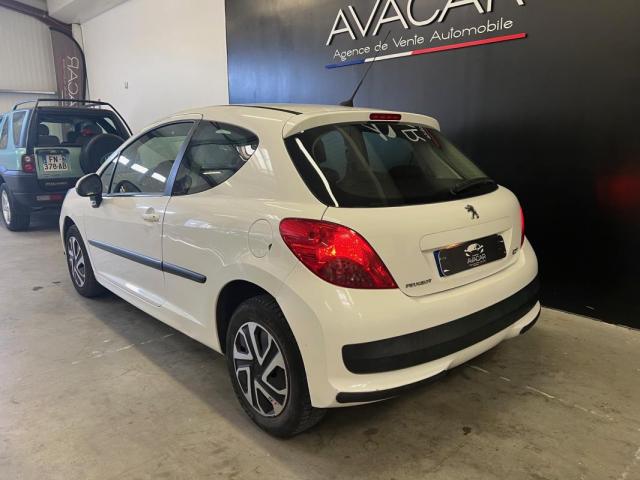 Peugeot 207 image 8