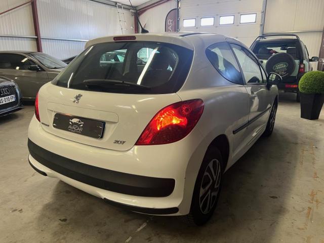 Peugeot 207 image 3
