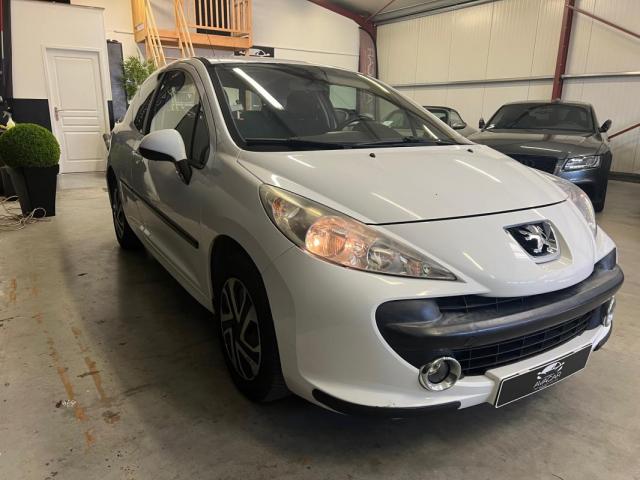 Peugeot 207 image 9