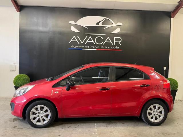 Kia Rio image 3