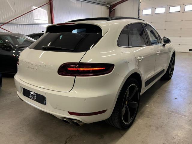 Porsche Macan image 1