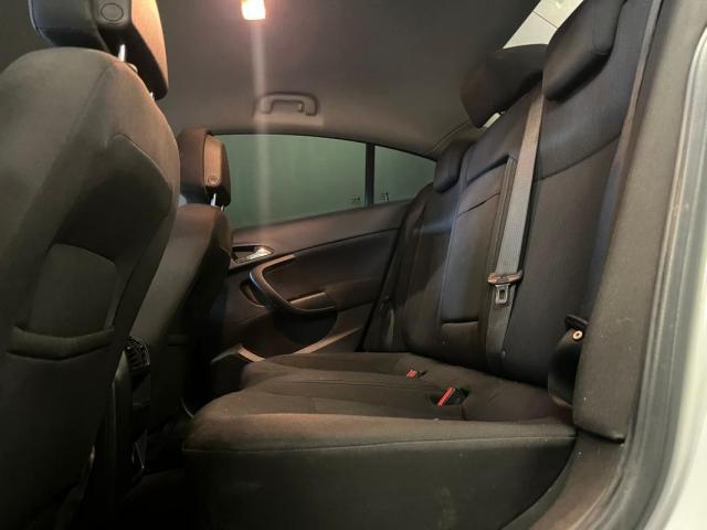 Opel Insignia image 2