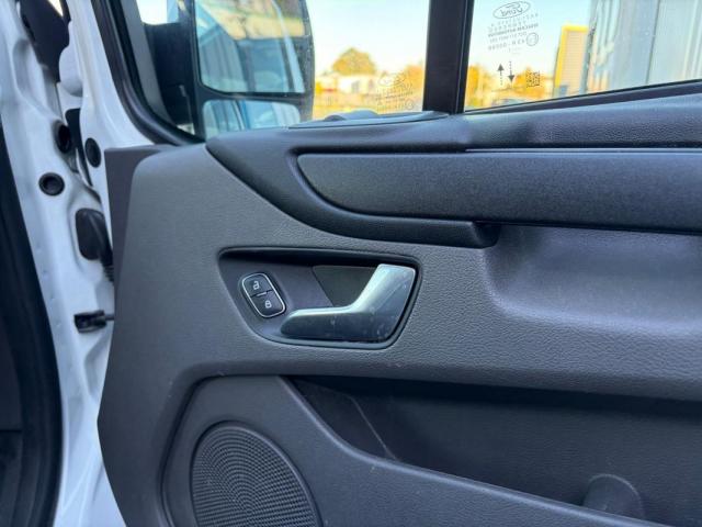 Ford Transit Custom image 7