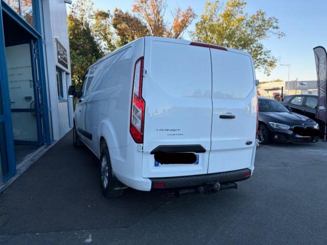 Ford Transit Custom image 3