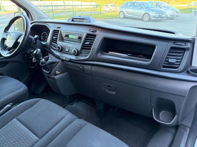 Ford Transit Custom image 2