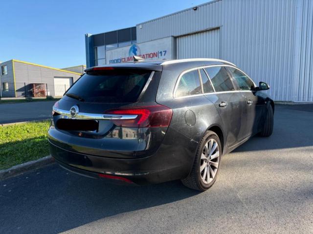 Opel Insignia Sports Tourer image 2